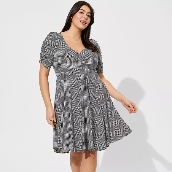 Torrid Houndstooth Cinch Front Skater Dress Size 2X - Picture 1 of 6